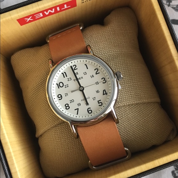 🚫SOLD🚫NWOT Timex Watch with Camel Leather Band - Picture 2 of 4