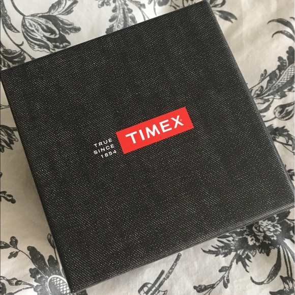 🚫SOLD🚫NWOT Timex Watch with Camel Leather Band - Picture 3 of 4