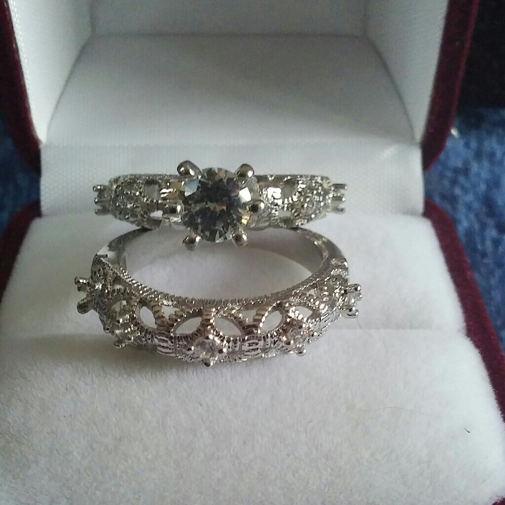 New White Sapphire Wedding Set!🌷