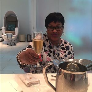 Meet your Posher, Joyce