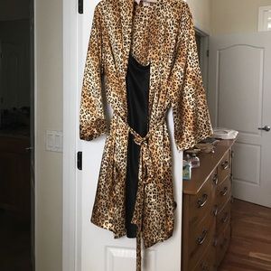 Animal print robe and Chemise