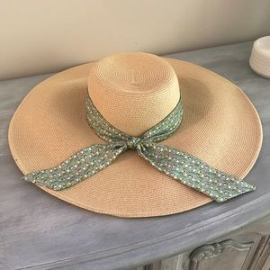 Vineyard Vines Floppy Hat