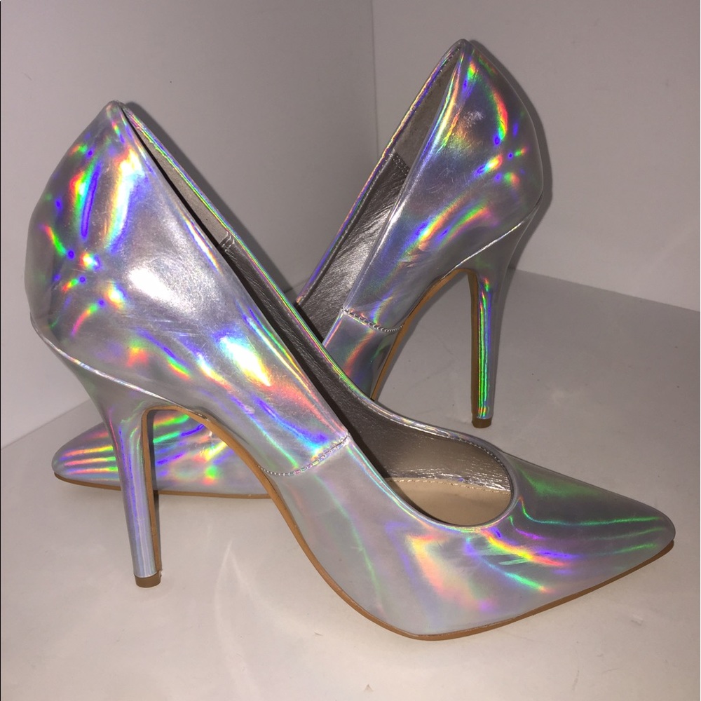 Holographic Stiletto