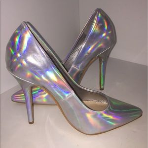 Holographic Stiletto