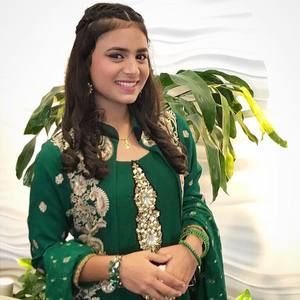 Meet your Posher, Saadia