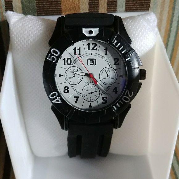 Nice Brand New Watch - Picture 3 of 4