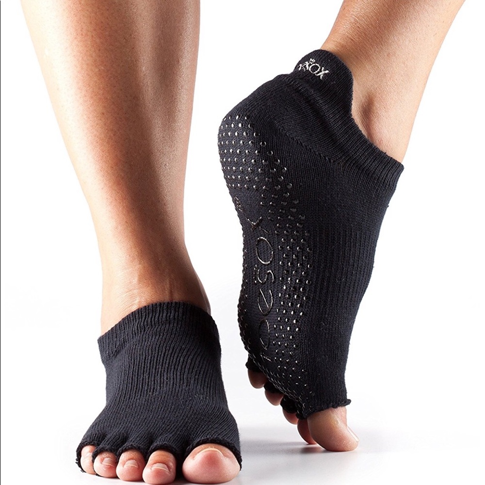 ToeSox Women's Grip Half Toe Low Rise Socks