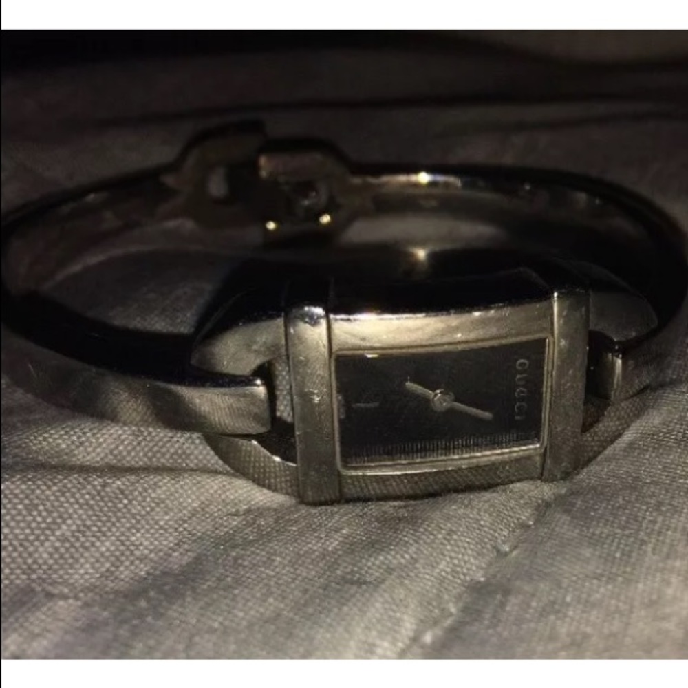 Gucci Stainless Steel Watch💦 LOWEST