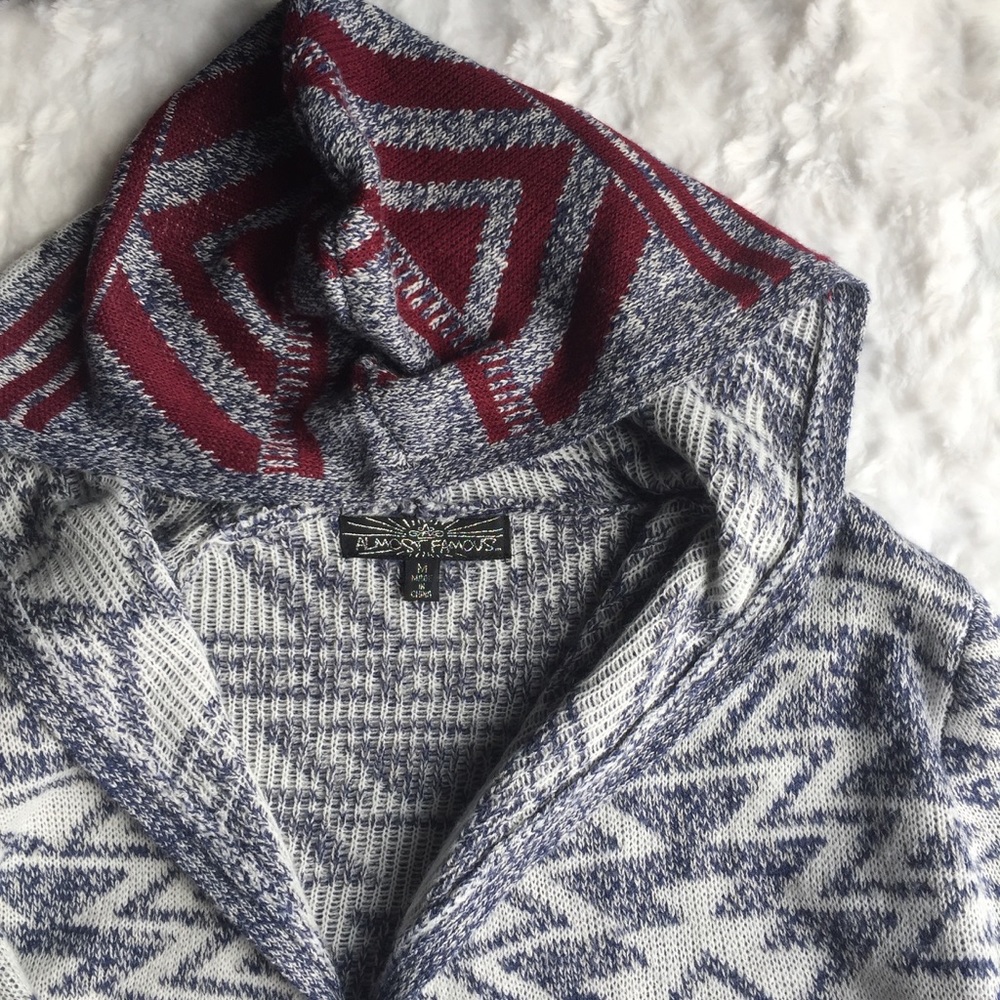 Hooded Almost Famous sweater - Picture 2 of 8