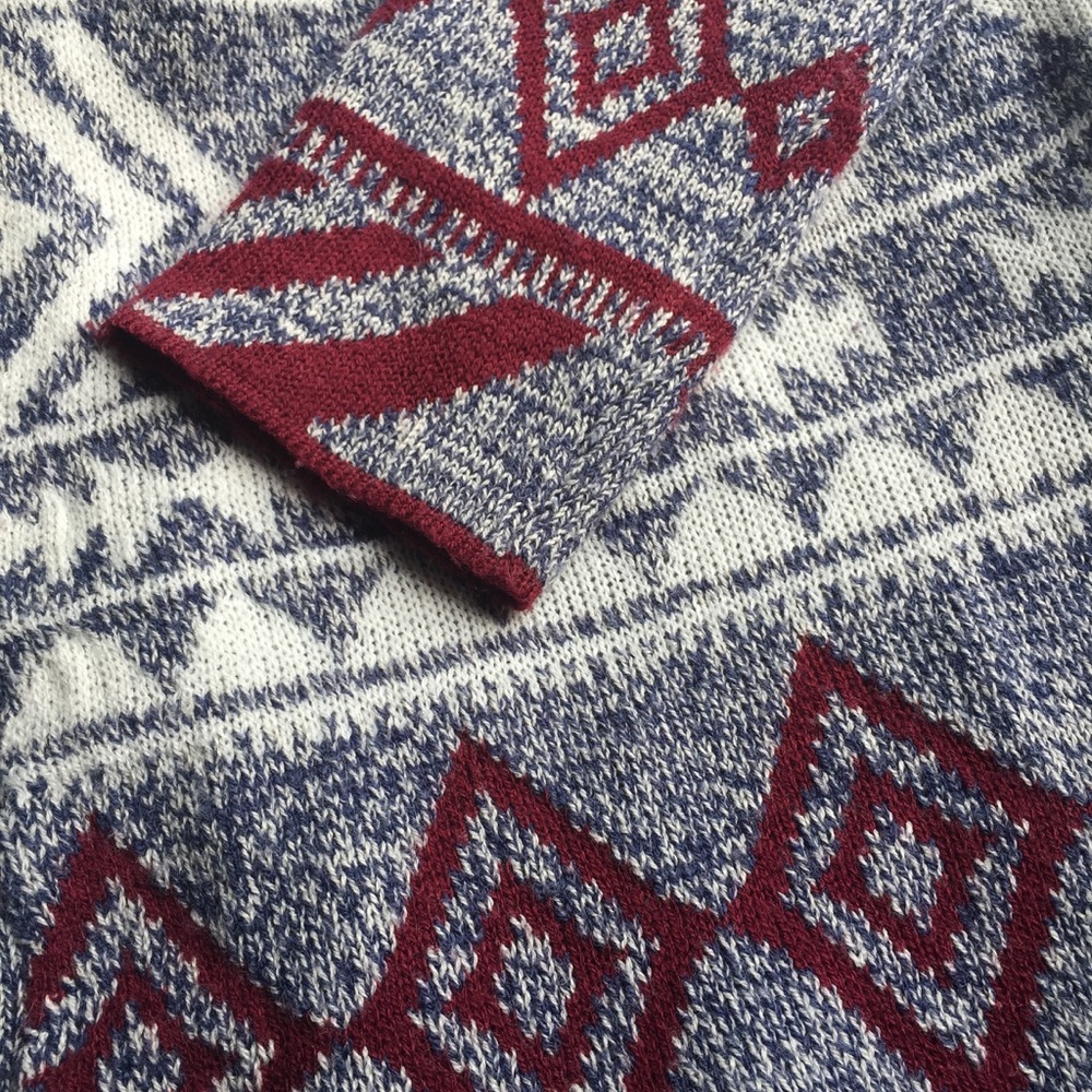 Hooded Almost Famous sweater - Picture 3 of 8