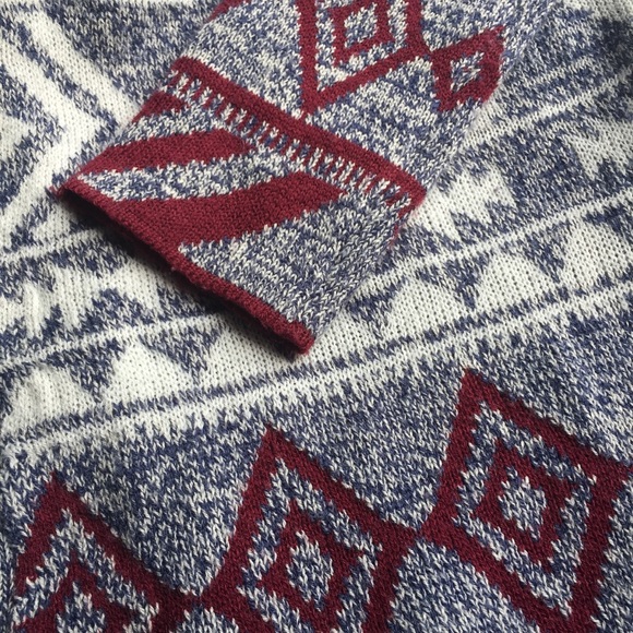 Hooded Almost Famous sweater - Picture 3 of 8