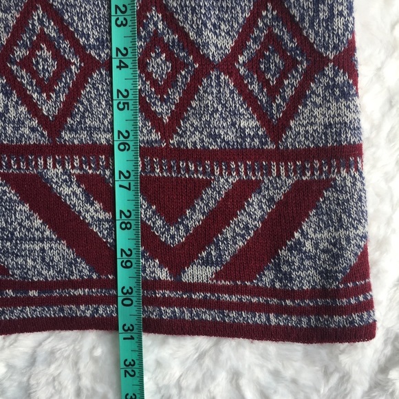 Hooded Almost Famous sweater - Picture 5 of 8