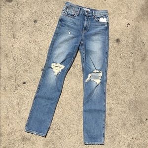 GRLFND denim distress denim med/light wash jean HW