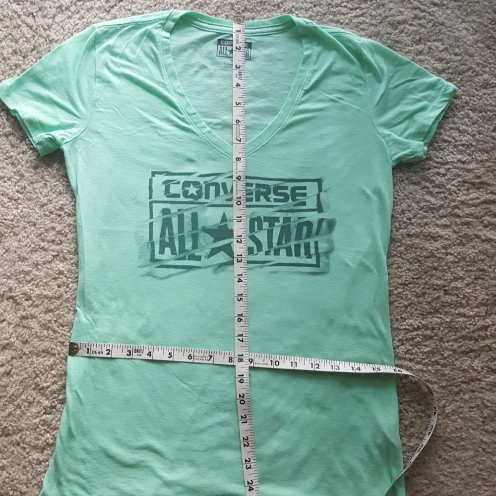 Seafoam green v neck tshirt.