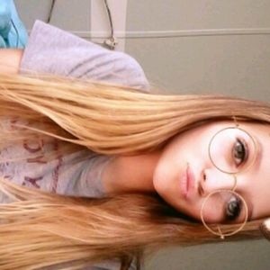 Meet your Posher, Alayna