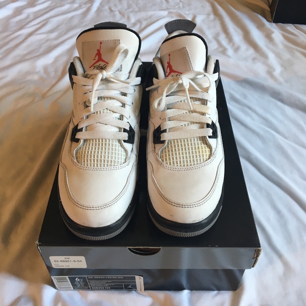 Air Jordan 4 Retro Cement Grey