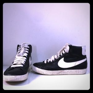 Nike sneakers with laces and high tops