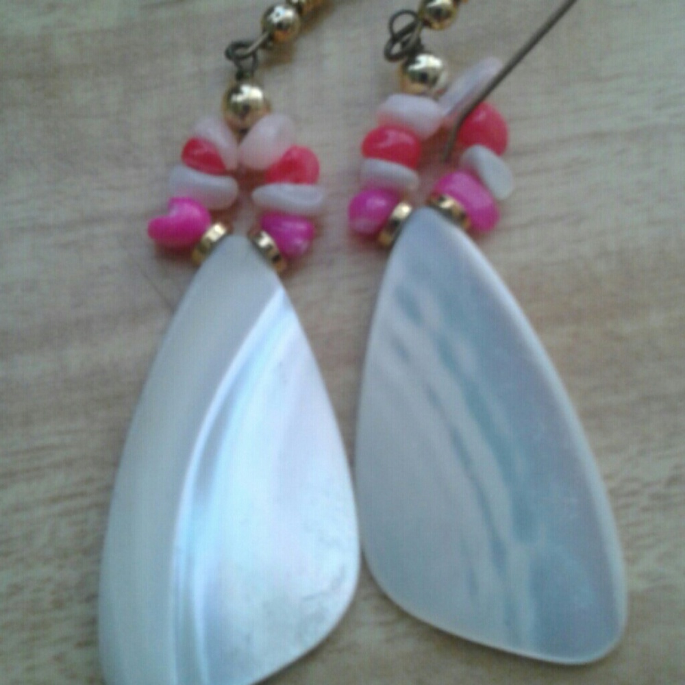 Mother of pearl shell dangle earrings