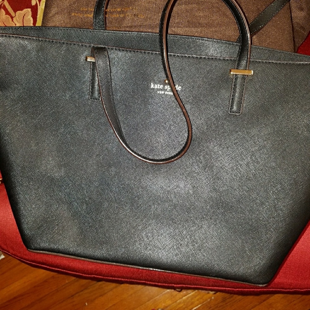 Authentic Kate Spade Cedar purse with dustbag.