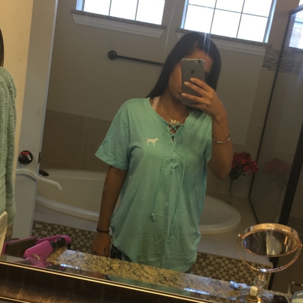 PINK Campus Lace up tee