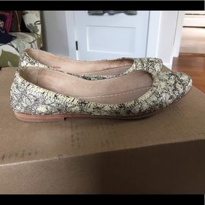 Frye Carson Ballet Flat Cream and Gold 8.5M