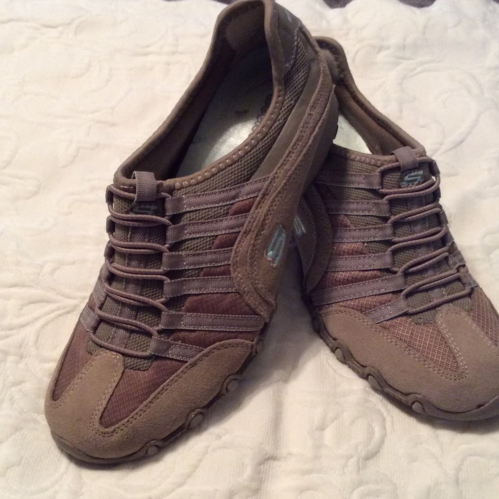 Tennis Shoes