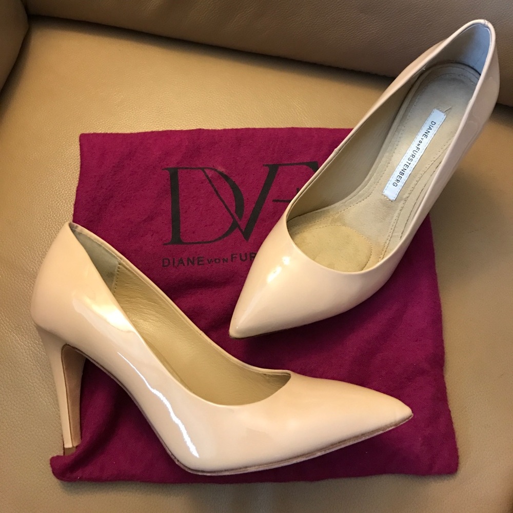 DVF classic nude pumps - size 6