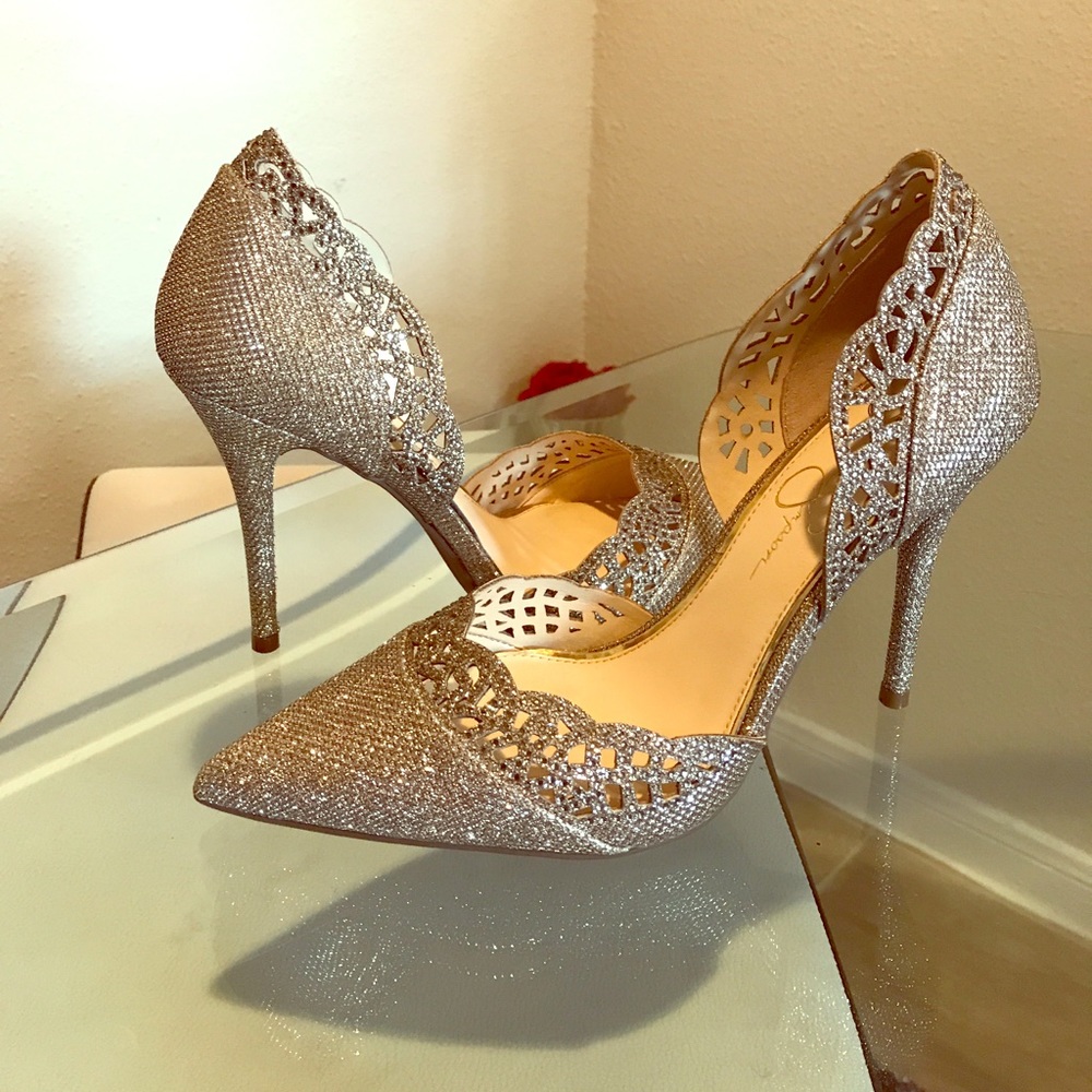 Jessica Simpson gorgeous pump