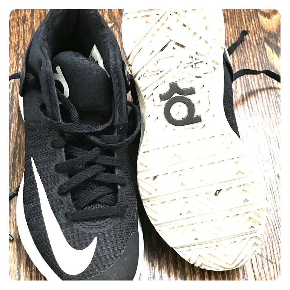 KD Trey 5's.... Boys size 13C