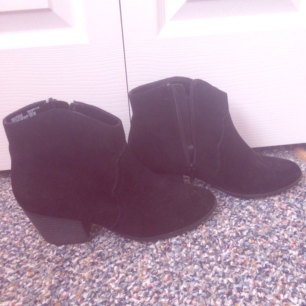 Black closed toe, heeled boots
