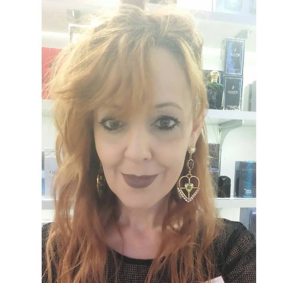 Meet your Posher, Simone - Picture 1 of 1