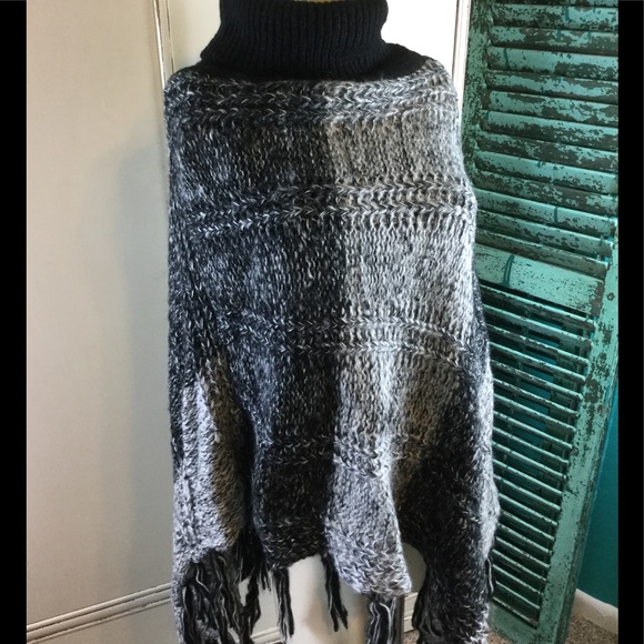 Do Every Thing in Love Jackets & Blazers - NWT Do Everything in Love Poncho