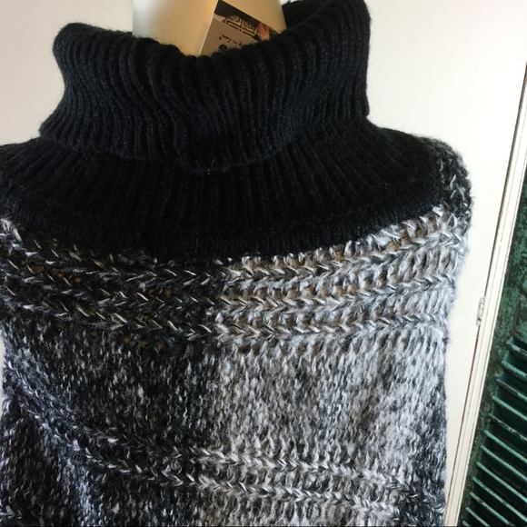 NWT Do Everything in Love Poncho - Picture 6 of 7