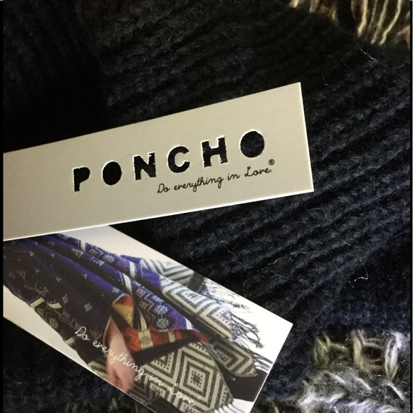 NWT Do Everything in Love Poncho - Picture 2 of 7