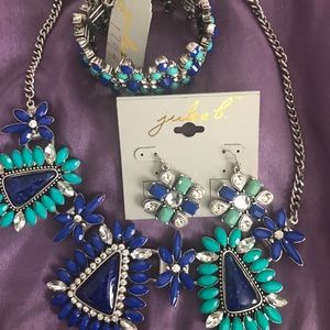 Jules B Statement Necklace Set