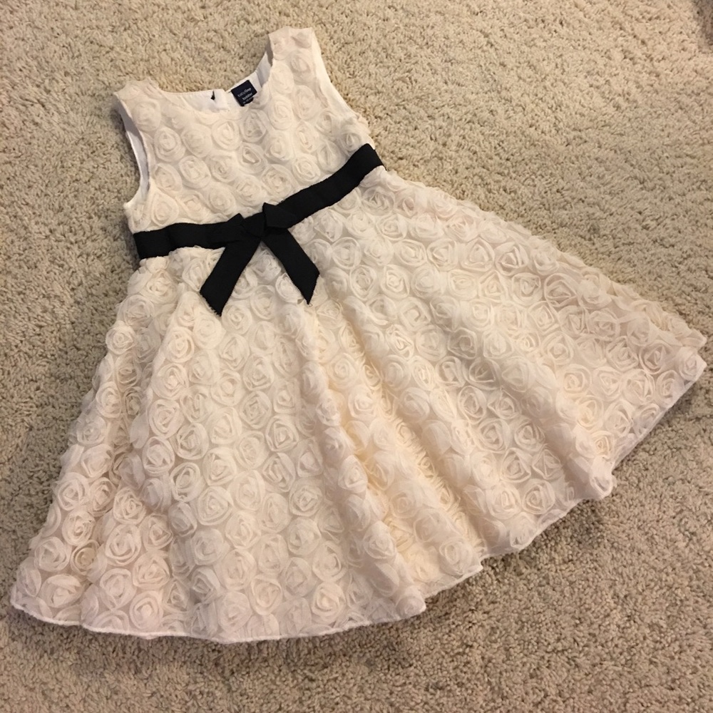 🆕👧🏼GAP Dress. Size 18-24 Months.