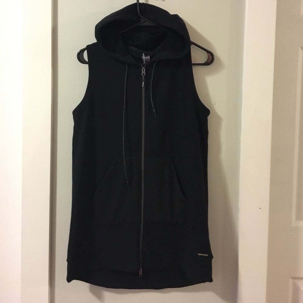 Adorable mondetta vest