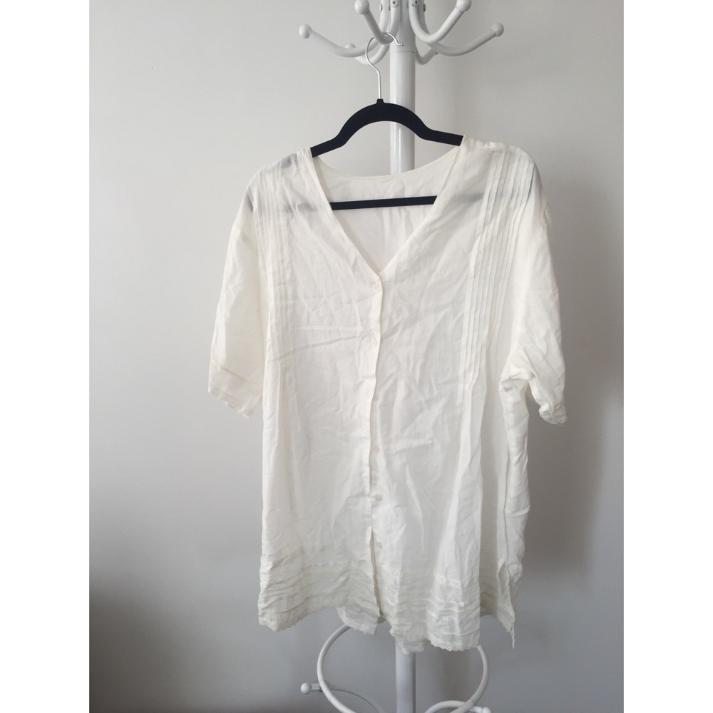 Cute Vintage White Top