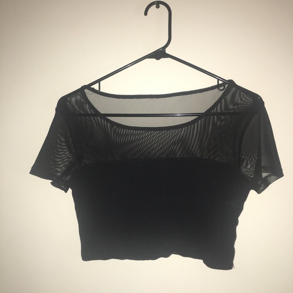 🖤SOLD🖤 Black mesh crop top - Picture 1 of 2