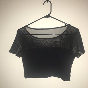 🖤SOLD🖤 Black mesh crop top