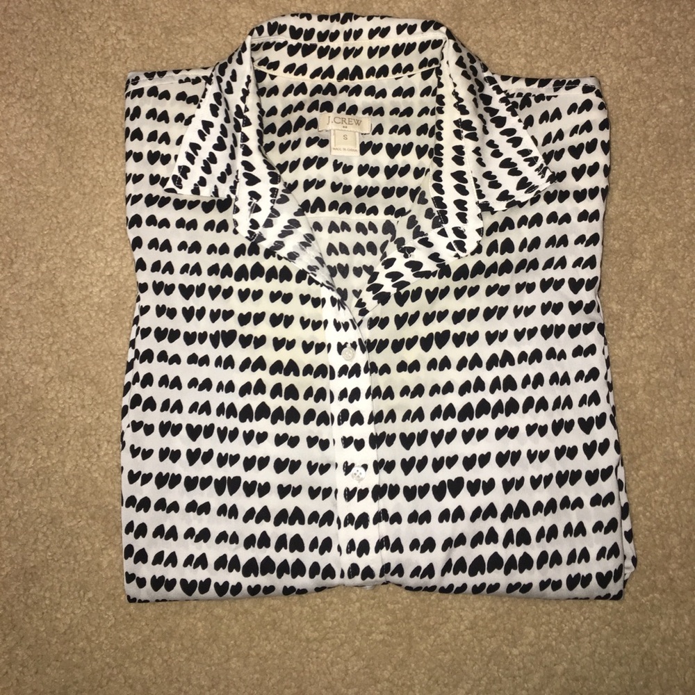 ✨NEW LISTING ✨ J.Crew heart patterned blouse