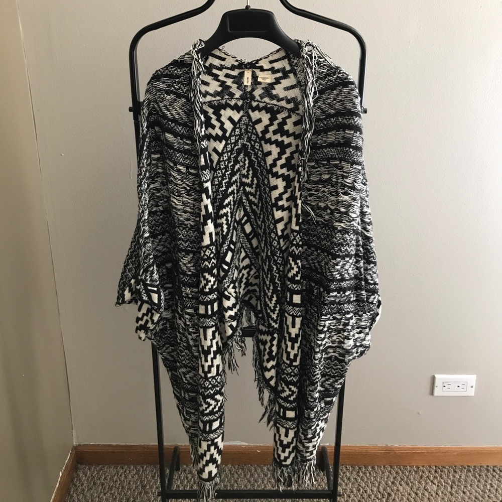 Anthropologie black and white cape