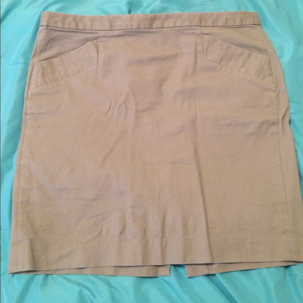 🎉Sale🎉Gap khaki skirt Sz 14 with front pockets