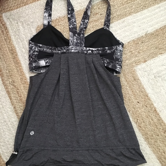 lululemon athletica Tops - Lululemon sports bra tank. Size 6.