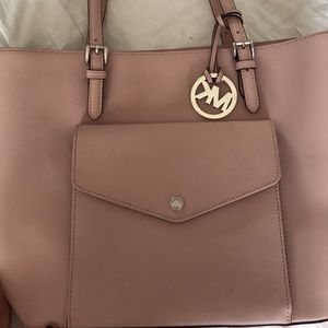 Micheal kors purse!