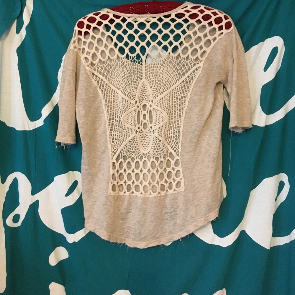⚡️Staring at Stars UO soft tee w open crochet back
