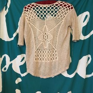 ⚡️Staring at Stars UO soft tee w open crochet back