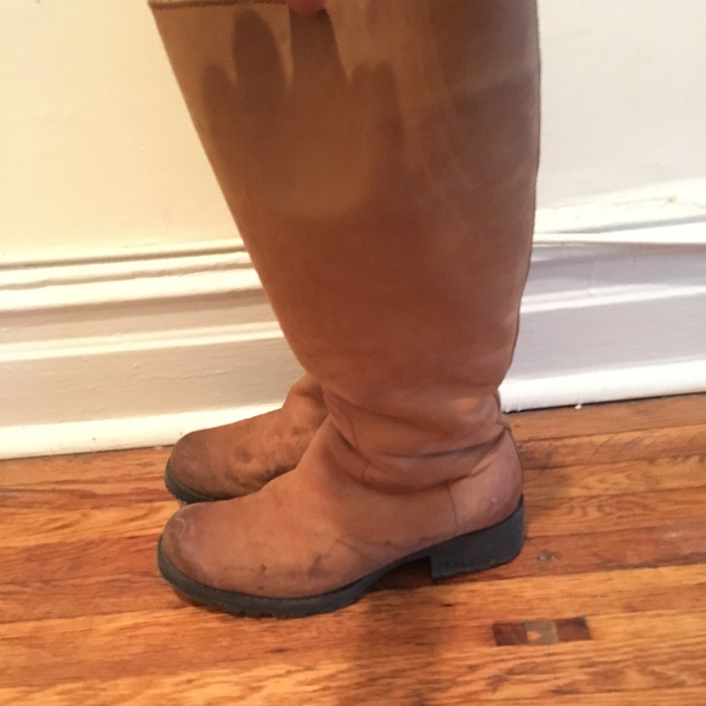 Ugg Tan Snow Boots 7/38