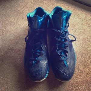 I am selling the Hyper quickness shoes