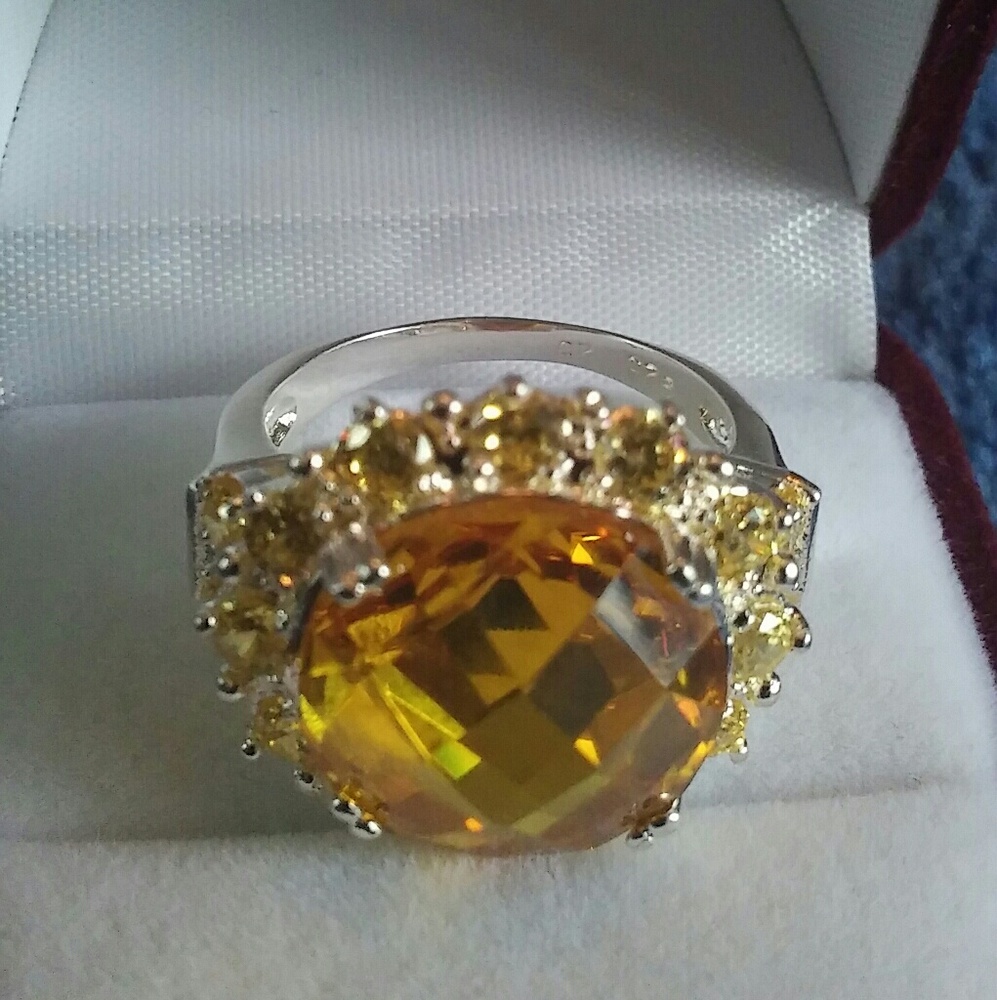 Beautiful 10 Carat Silver Citrine Ring!!!